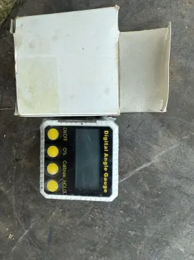 95998 CEN TECH Digital Angle Gauge Inclinometer Level
