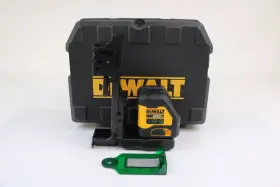 DCLE34021 DEWALT Leveling Cross Line Laser Level