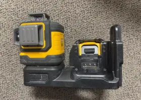 DCLE34033D1 DEWALT Xr High Precision Laser Level