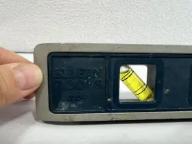 930-9 KLEIN TOOLS Magnetic Torpedo Bubble Level #2