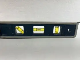 930-9 KLEIN TOOLS Magnetic Torpedo Bubble Level
