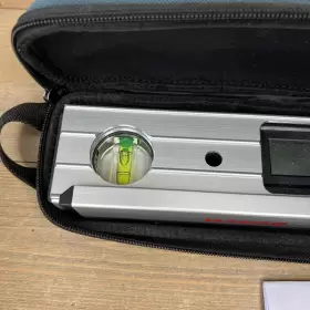 DAF220 BOSCH Digital Level Angle Finder #3