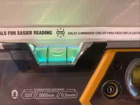 810023383468 TOUGHBUILT Magnetic Light Up Box Level Earth